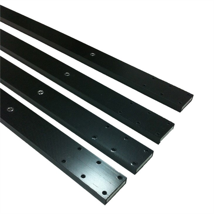 Stačiakampis vamzdis su anglies pluoštu